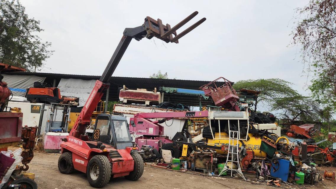าย รถยก โฟล์คลืฟต์ บูมยื่น Manitou ยกได้ 2 ตัน เกียร์ออโต้ เสาสูง 4.5 เมตร งากระดก เก่านอกแท้