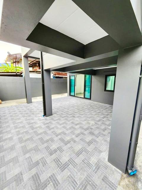 MRT ศรีด่าน 900 ม. 4 นอน แจส เออเบิร์น ศรีนครินทร์ 1 กม.ให้เช่าบ้านเดี่ยว บ้านใหม่ 2 ชั้น พร้อมเฟอร์ฯ 3