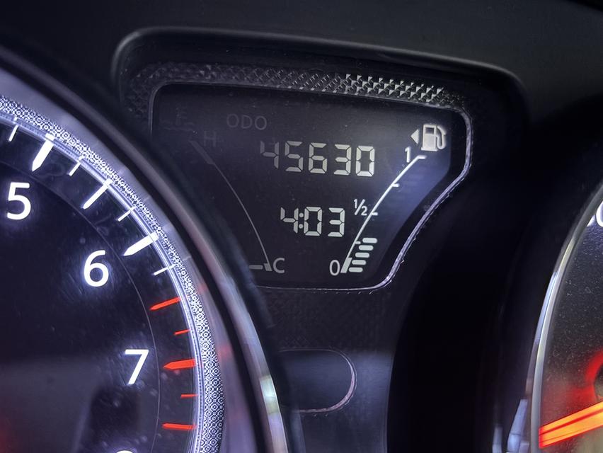 Nissan almera 2016 รุ่นE/5MT เกียร์ธรรมดา เลขไมล์น้อย ไม่เคยอุบัติเหตุหนัก เข้าเช็คที่ศูนย์ตลอด