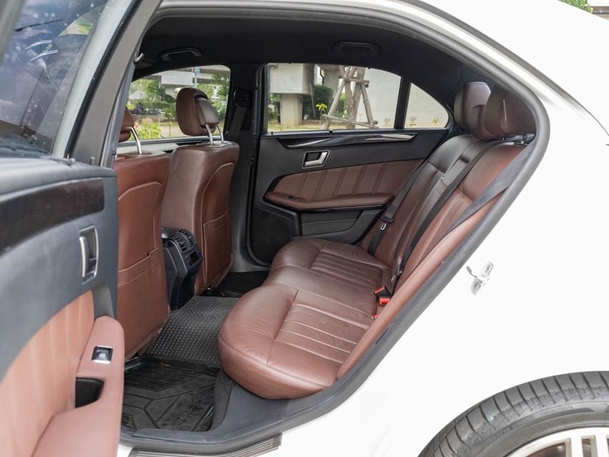 E300 Bluetec Hybrid Executive โฉม W212 2015 รหัส 12AT6176 16