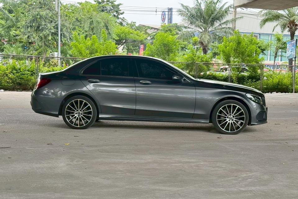 Mercedes-Benz C350e 2.0 W205 AMG Dynamic Sedan Plug-in Hybrid AT ปี 2019 เบนซิน-ไฟฟ้า แบบเสียบปลั๊ก