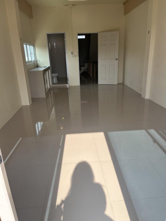 อาคารพาณิชย์ ทำเลโคตรดี ห้องมุม 4ชั้นครึ่ง 36 ตรว. 4 ห้องนอน 4ห้องน่ำ1ชั้นลอย พร้อมพื้นที่ว่างด้านข้าง 9