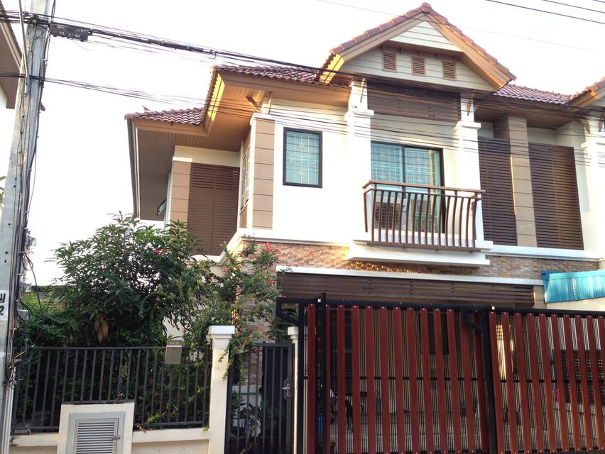 ให้เช่า บ้านทาวน์เฮาส์หลังมุม ไซส์ใหญ่ (36 ตร.วา) 3น3น หมู่บ้านลิฟวิ่ง พาร์ค พระราม5 บางศรีเมือง นนทบุรี 1