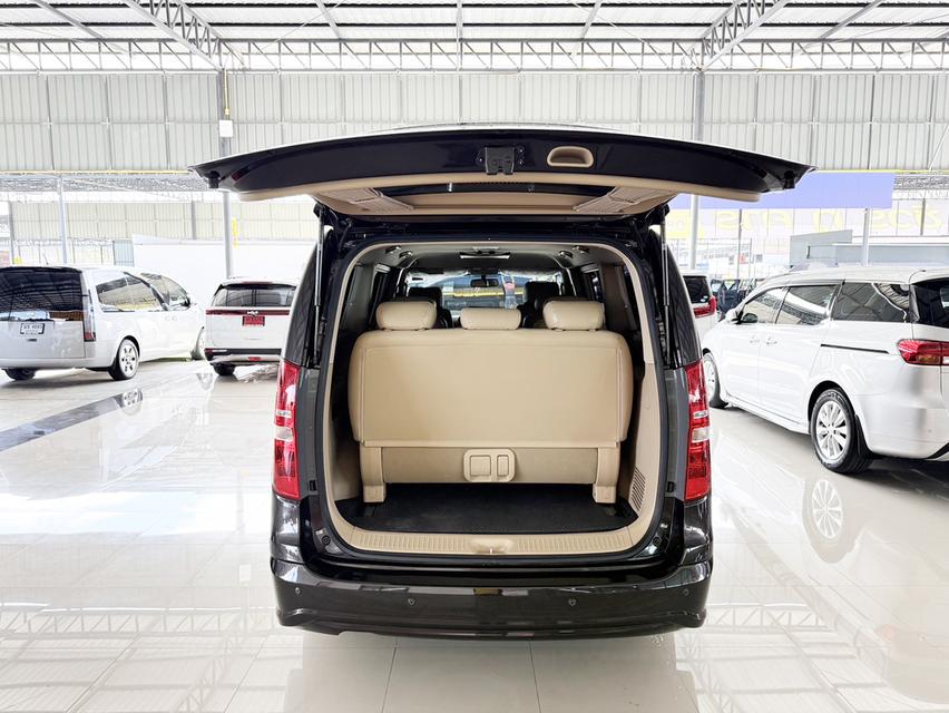 Hyundai H-1 2.5 Deluxe (ปี 2017) Wagon AT 16