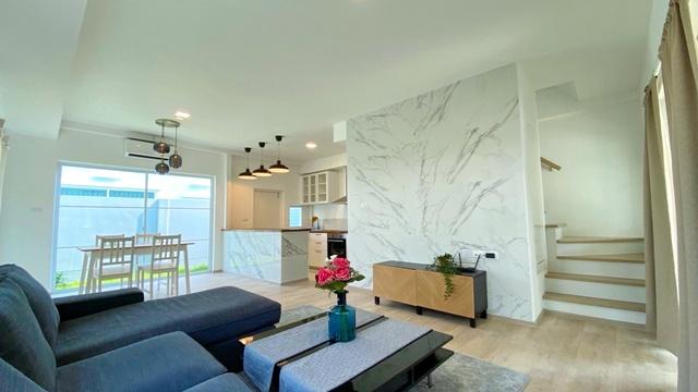 อินดี้ 2 บางนา รามคำแหง2 รร.นานาชาติคอนคอร์เดียน 2.9 กม.ให้เช่าทาวน์โฮมหรู 3 ชั้นหลังมุมใต้หลังคาสวยงาม พร้อมสวนด้านข้าง 5