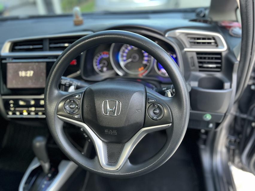 Honda Jazz รองท็อป ปี 2015 17