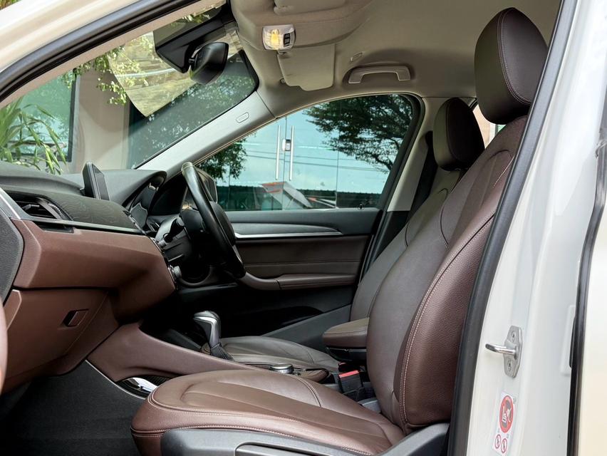 2018 BMW X1 F48  รถมือเดียวป้ายแดง รถวิ่งน้อยเพียง 70,000 กม  รถเข้าศูนย์ทุกระยะ รถไม่เคยมีอุบัติเหตุครับ รูปที่ 13