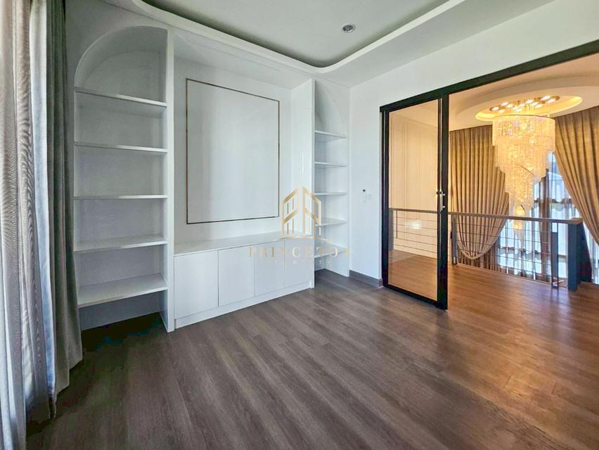 The Palm Bangna–Wongwaen Prime Bangna location with convenient access to expressways and full amenities 9