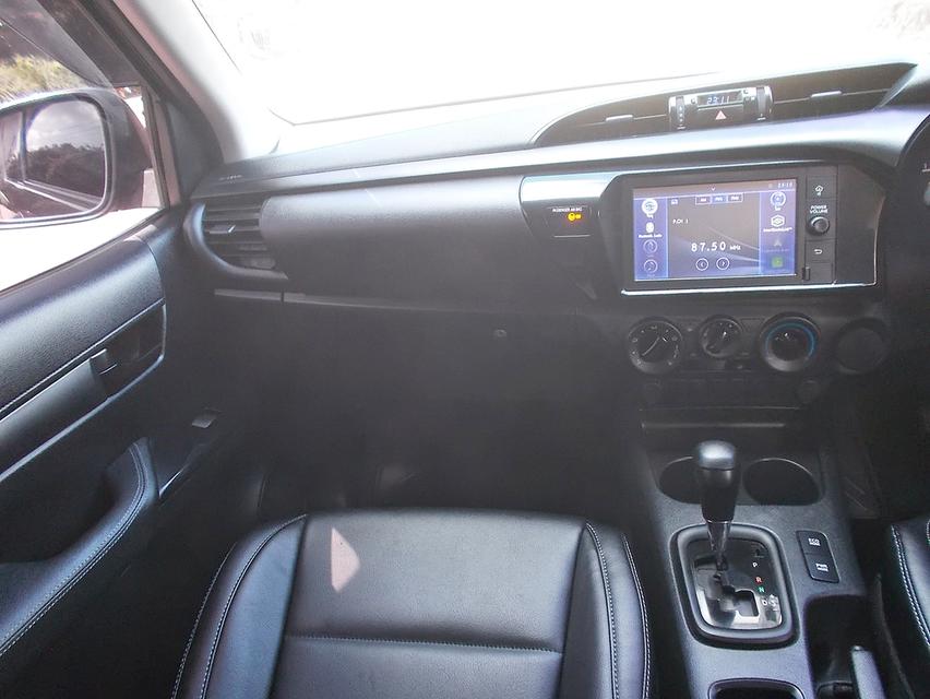 Toyota Hilux Revo SmartCab 2.4 MID Z Edition ปี 2021 11