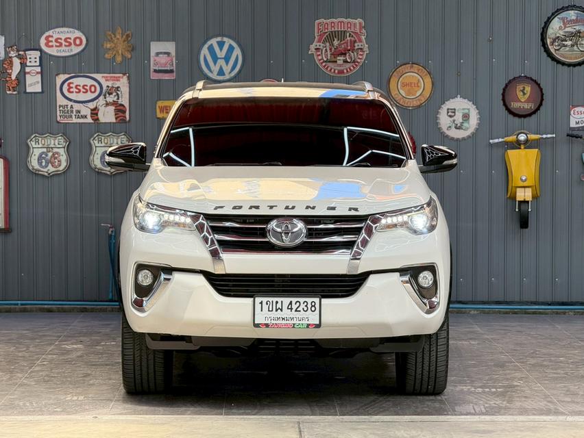 TOYOTA FORTUNER 2.8 V 4WDปี2016รถบ้านแท้ รถสวยบอดี้เดิม รูปย่อยที่ 2