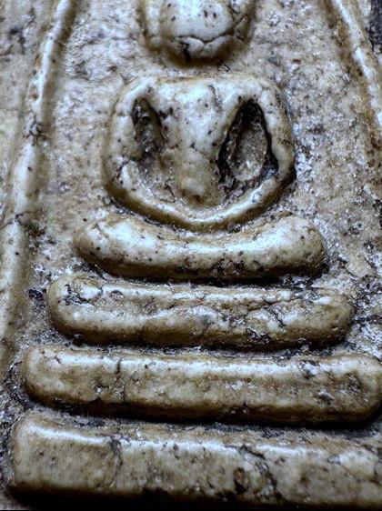 "สมเด็จวัดระฆัง พิมพ์อกครุฑเศียรบารตพิมพ์กลาง (พิมพ์ไกเซอร์)" รูปย่อยที่ 3