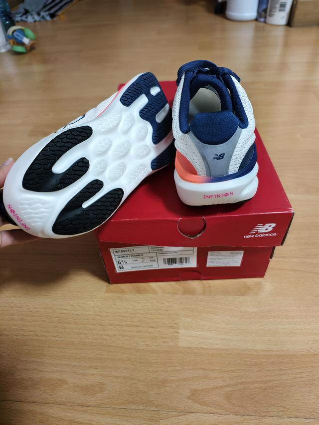 ขายรองเท้าวิ่งnewbalance 1080v15