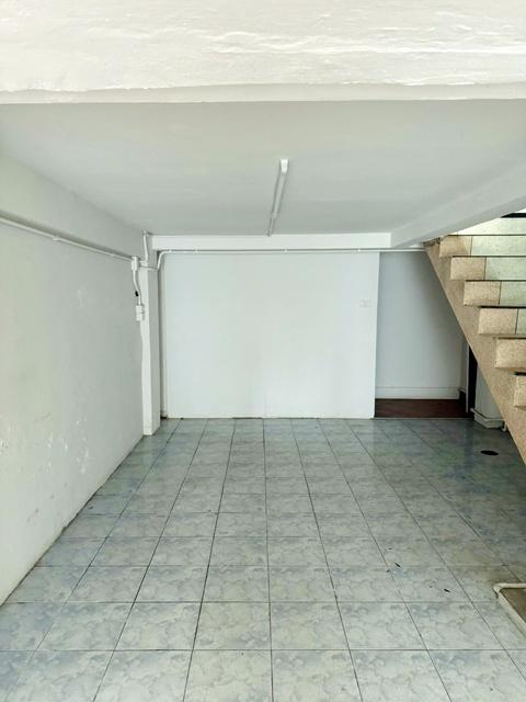 ถ.ลาดพร้าว95-103 ให้เช่าอาคารพาณิชย์ 4 ชั้น 18ตร.วา. 290ตร.ม. MRT มหาดไทย 800ม. 4นอน 4 น้ำ ม.รัตนบัณฑิต 900 ม.ตลาดนครไทย 2