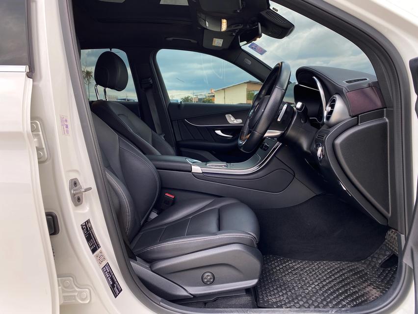 Mercedes-Benz GLC 300e 4Matic AMG Dynamic 12