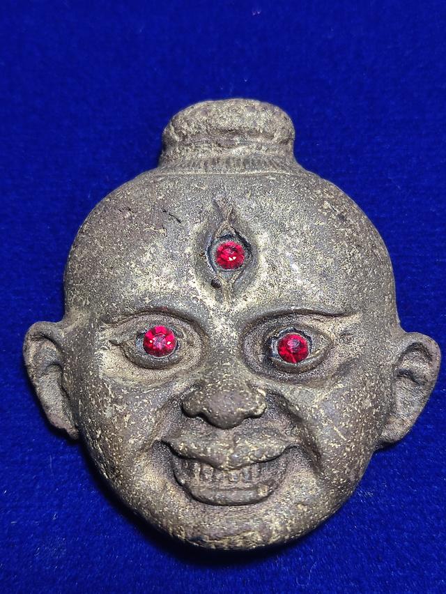 พี่กุมาร หลวงพ่อผินะ วัดสนมลาว