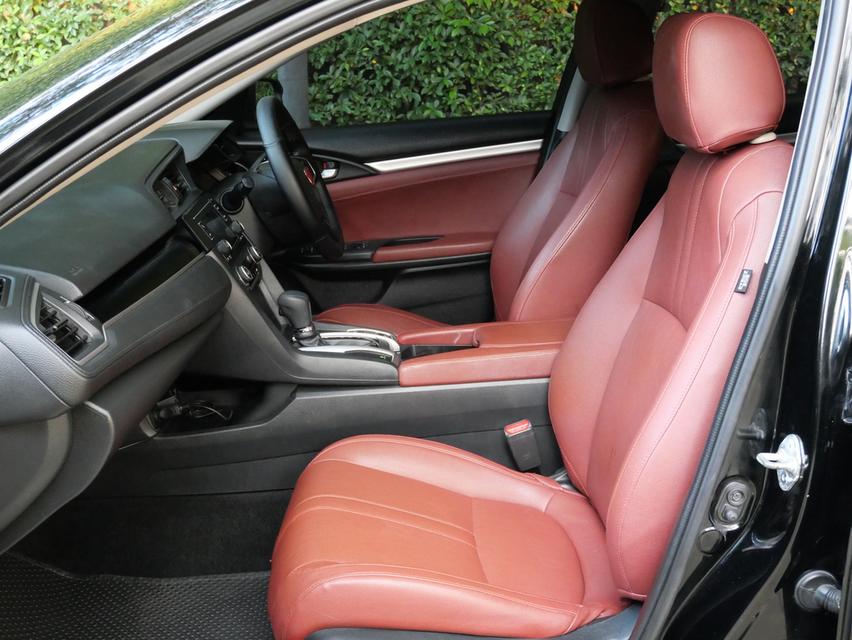 CIVIC FC 1.8 E ปี2019 MNC รับประกันหลังการขาย 1 ปี 10,000km 4