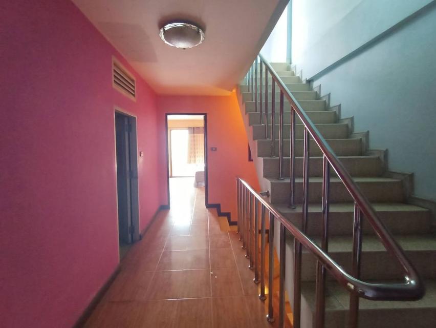 อาคารพาณิชย์ทำเลดีติดถนนสวนผัก 16