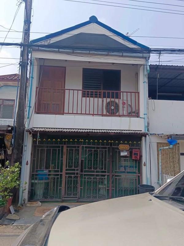 ให้เช่าถูกๆ บ้านเดี่ยว 2 ชั้น ซอย ปิยนนท์ คลอง 3 ลำลูกกา ปทุมธานี 3,500 บาทต่อเดือน ใกล้รถไฟฟ้า โทร 083-7727472 1