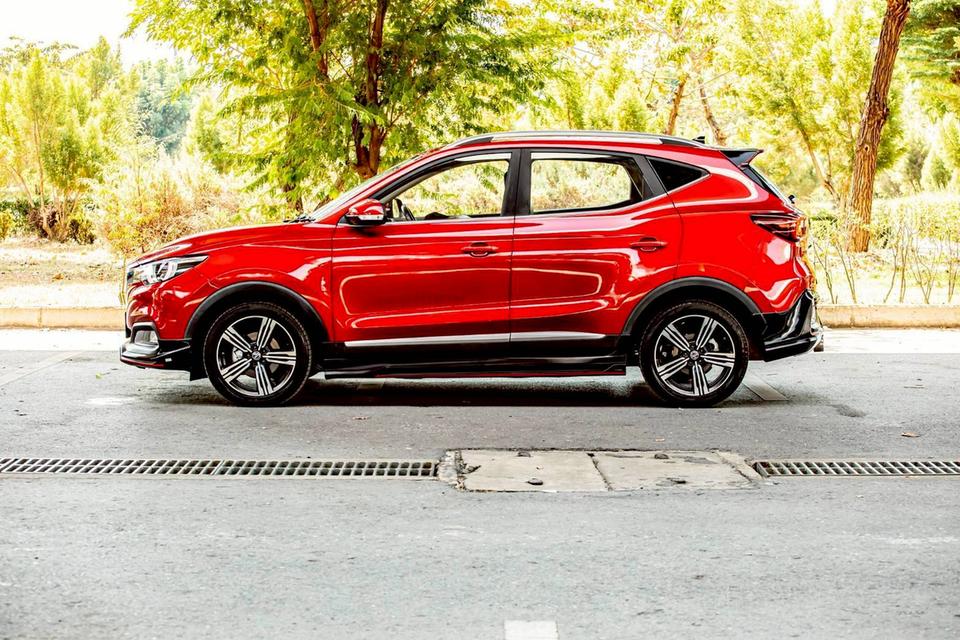 MG ZS 1.5 X ปี 2018 สีแดง มือเดียวป้ายแดง 9