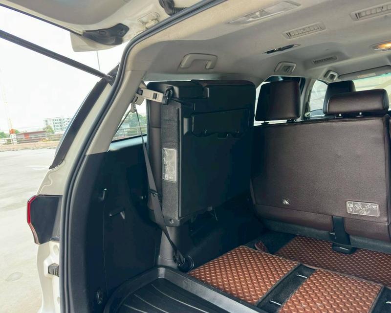 รหัสรถ NP683 Toyota Fortuner 2.4G เกียร์ Auto 2WD สีขาวมุก ปี2019 จด2020 รูปที่ 3