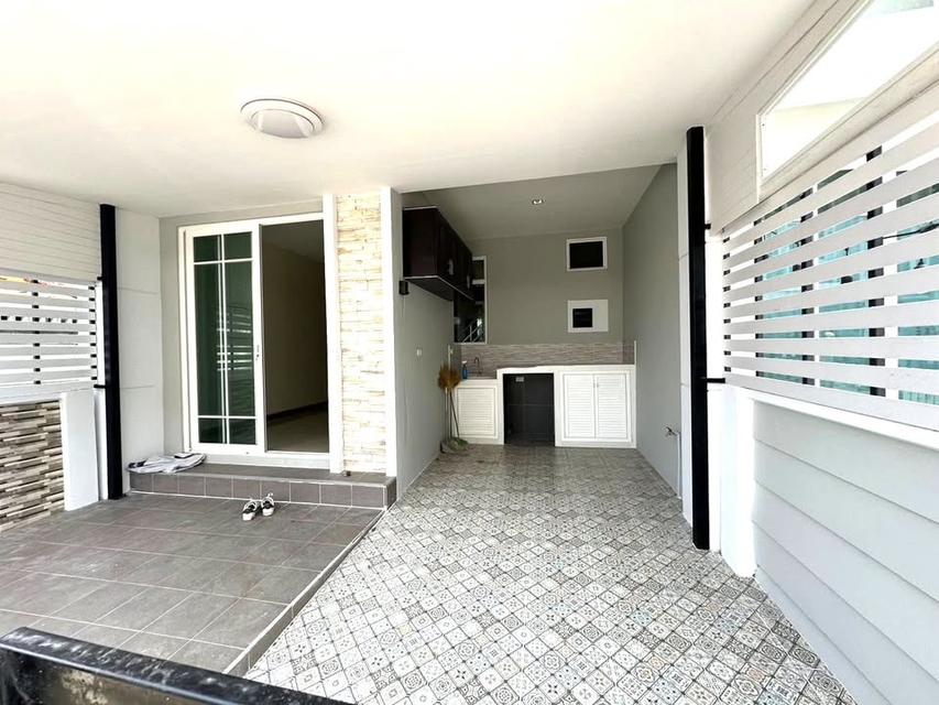 Selling town house 4 bedrooms Pattaya 3.5 Million 10