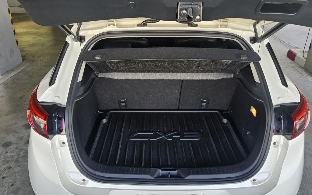 รถยนต์ Mazda cx3 2.0 sp 2016 12