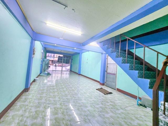 ฟู๊ดแลนด์ MRTรามอินทรา กม.4 50ม.ให้เช่าอาคารพาณิชย์ 4.5ชั้น-ดาดฟ้า ทำAIRBNBได้ บิ๊กซี 4นอน 4น้ำ รามอินทรา35-43 เซ็นทรัล  5