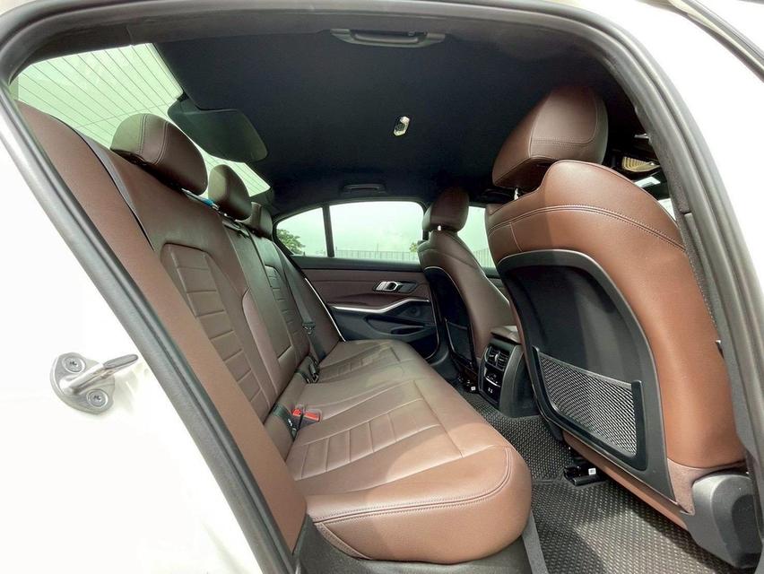 BMW 320d M SPORT G20 สีขาว ปี 2021 13