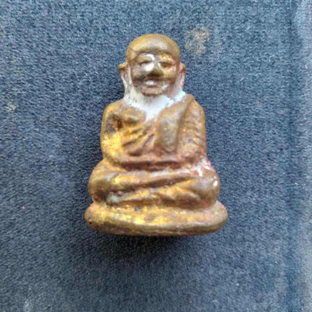 พระเครื่อง หลวงพ่อเงิน หล่อนำฤกษ์