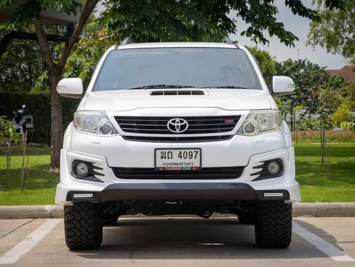 TOYOTA FORTUNER 3.0 V 4WD เกียร์ออโต้ ปี 2012 2