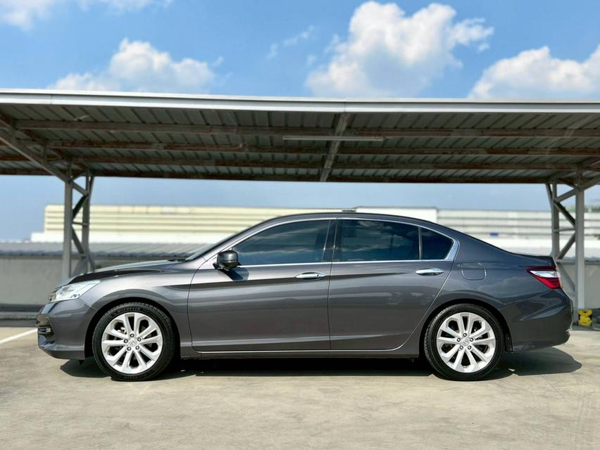 Accord 2.4 EL Navi ปี 2017 รถมือเดียวป้ายแดง ออกห้างป้ายแดง รูปที่ 6