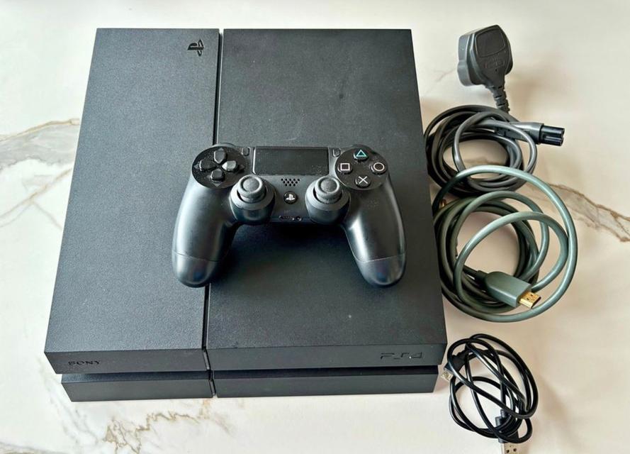 เครื่องเล่นเกม Sony PS4 มือสอง 1