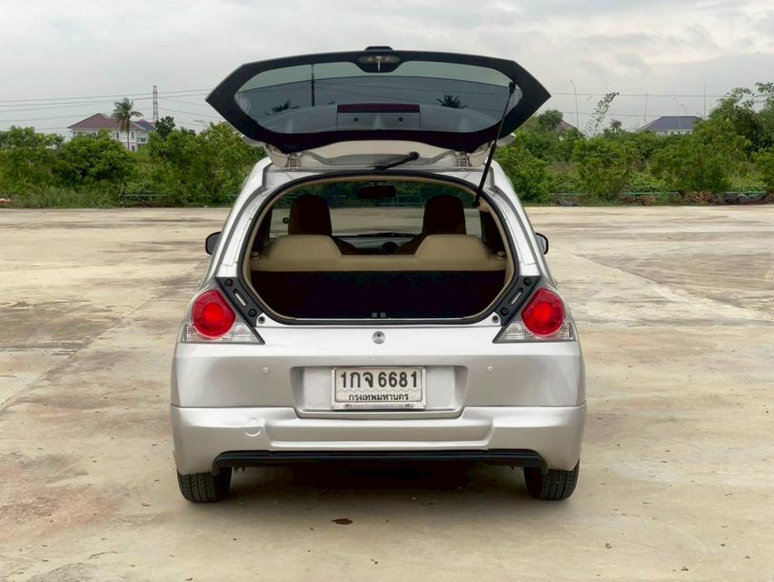 HONDA BRIO. 1.2V hatchback TOP ปี 12 สีเทา   ออโต้
