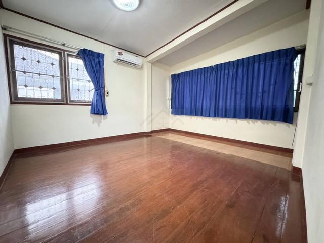 ให้เช่าบ้านเดี่ยว 2 ชั้น 250 ตรม. 4 ห้องนอน ซอยลาดพร้าว 64 เดินทางสะดวก ลาดพร้าว รัชดา 6