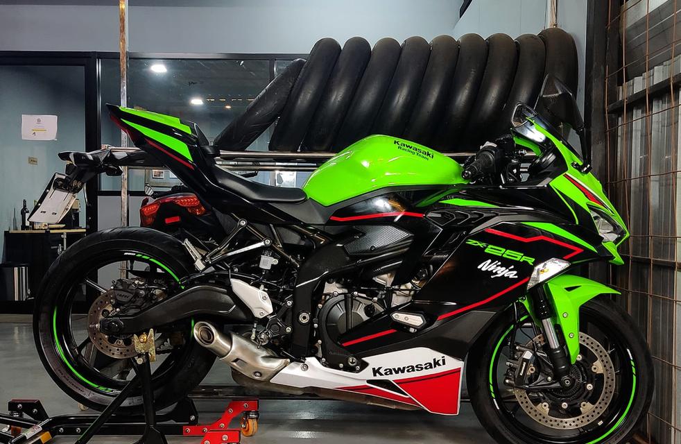 ขายรถมือ 2 Kawasaki Ninja ZX-25R ปี 2021