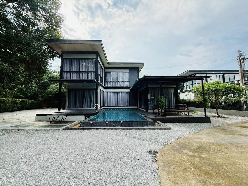 For sale pool villa style modern Pattaya 780 sqm. 1