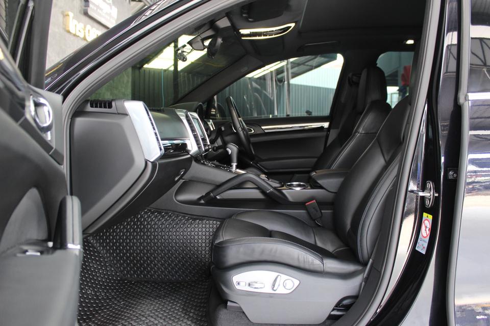รหัสรถ JRS938 เข้าใหม่สวยจัด กับ Porsche Cayenne Hybrid 2013 17