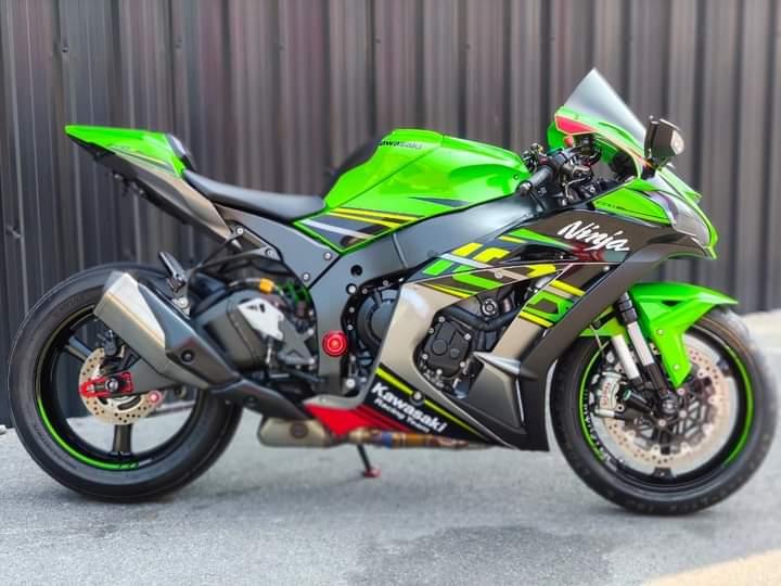 Kawasaki Ninja ZX10R 2