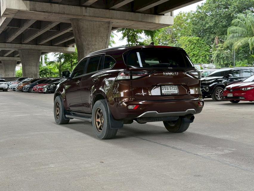 Isuzu MU-X 3.0 Ultimate 2WD Year 2022