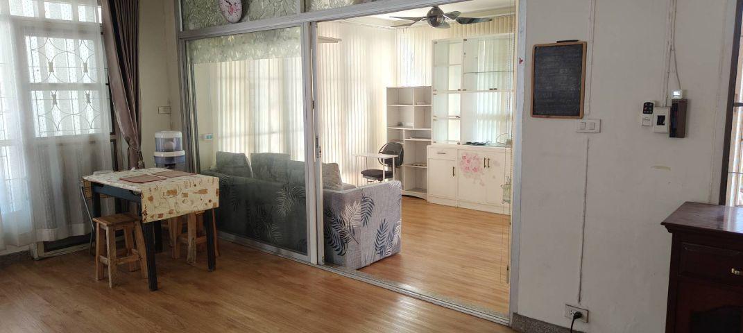 ให้เช่าบ้านเดี่ยว 2 ชั้น หมู่บ้านวรารักษ์ ทำเลดีใกล้ห้างแฟชั่นไอส์แลนด์ จังหวัดกรุงเทพมหานคร 2