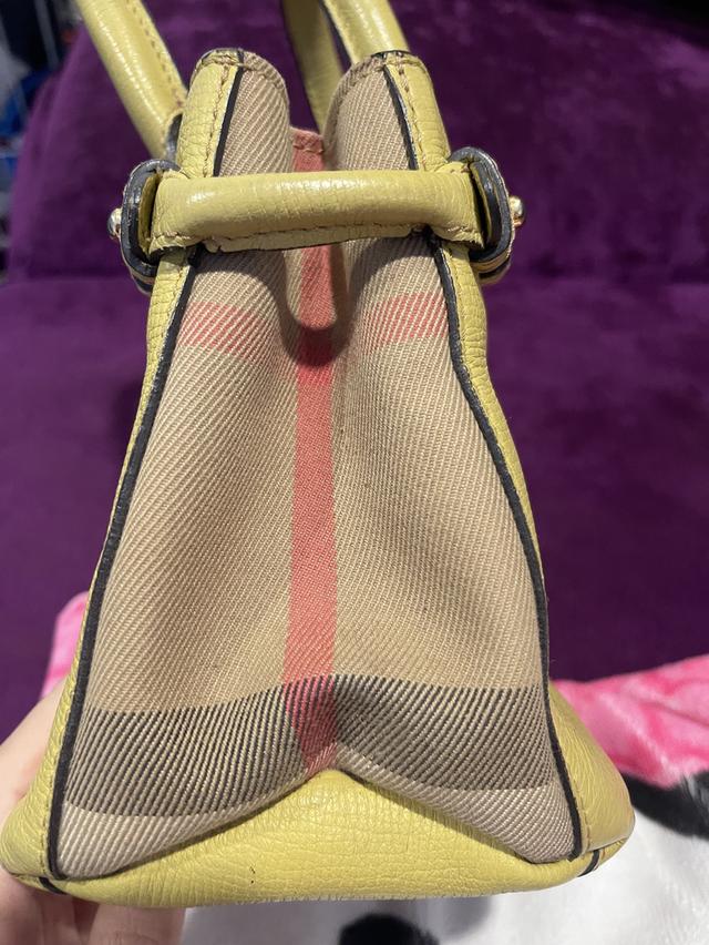 กระเป๋า Burberry banner bag 10