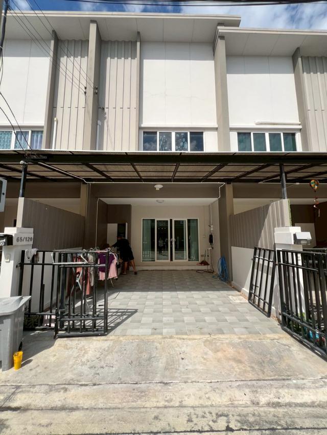 ขาย ทาวน์โฮม เฌอ วัชรพล 130 ตรม 19.4 ตรว ติดถนนหลัก หน้ากว้าง  ราคาดีที่สุด 1