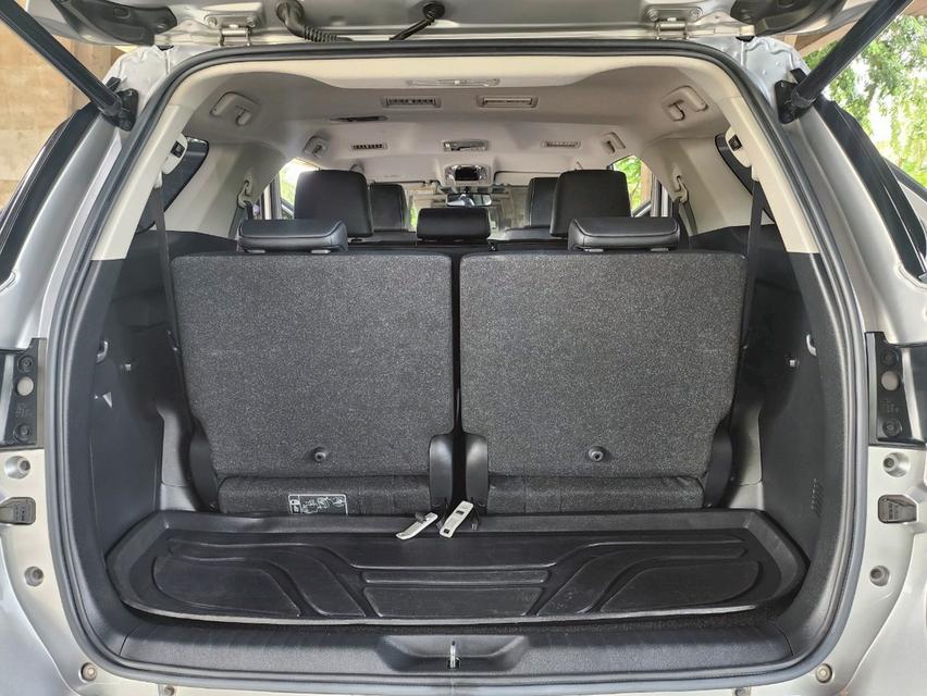 Toyota Fortuner 2.4 V 2WD AT ปี 2023 รถสวยมือเดียว รุ่นท๊อปขับ2 16