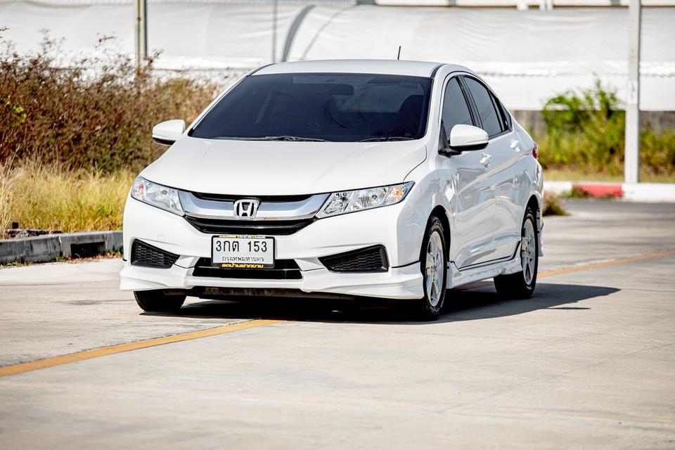 Honda City 1.5 V ปี 2015 สีขาว ปุ่ม Start มือเดียวป้ายแดง