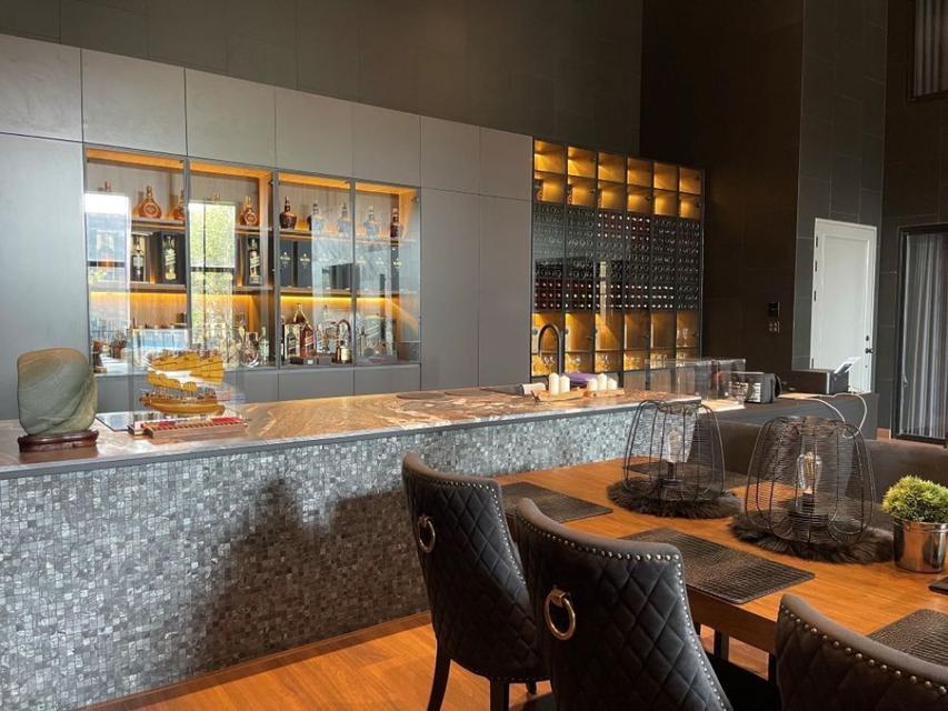 ขายบ้านเดี่ยว 3 ชั้น ลาดพร้าว 71 นาคนิวาส 48 พื้นที่ 1,300 ตร.ม. ที่จอดรถ 11 คัน มีสระว่ายน้ำ 3