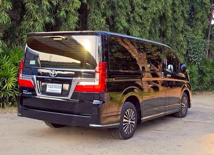 รหัสรถ PAT6009 Toyota Majesty 2.8 Premium ปี 2020 สีดำ