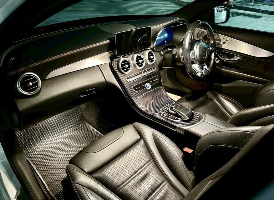 Mercedes-AMG C43 4Matic Sedan 3