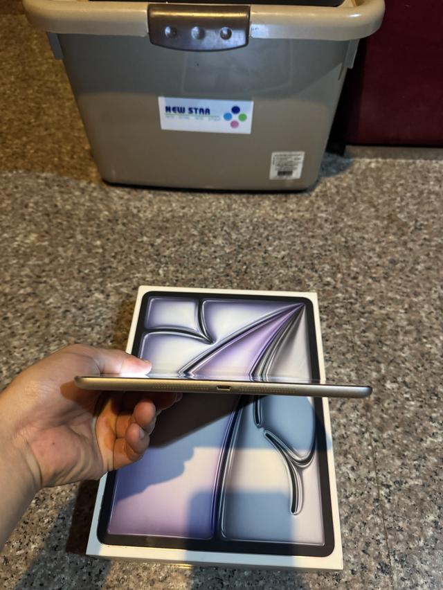 ขายๆๆๆถูกๆๆiPadAirสีSilver16กิ๊กWifi Celluer ใส่ซิมได้คับใช้งานดีทุกๆฟังชั่นสูนTrueทุกๆฟังชั่นรีสโตได้ตลอดไม่มีติดไอคราว Model TH/A  สภาพ: 99.99% สวย 4