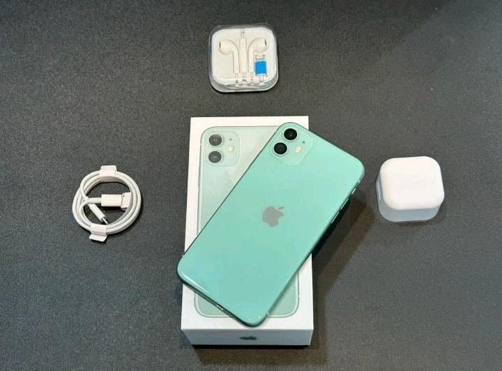 ขายด่วน  ไอโฟน 11 สีเขียว