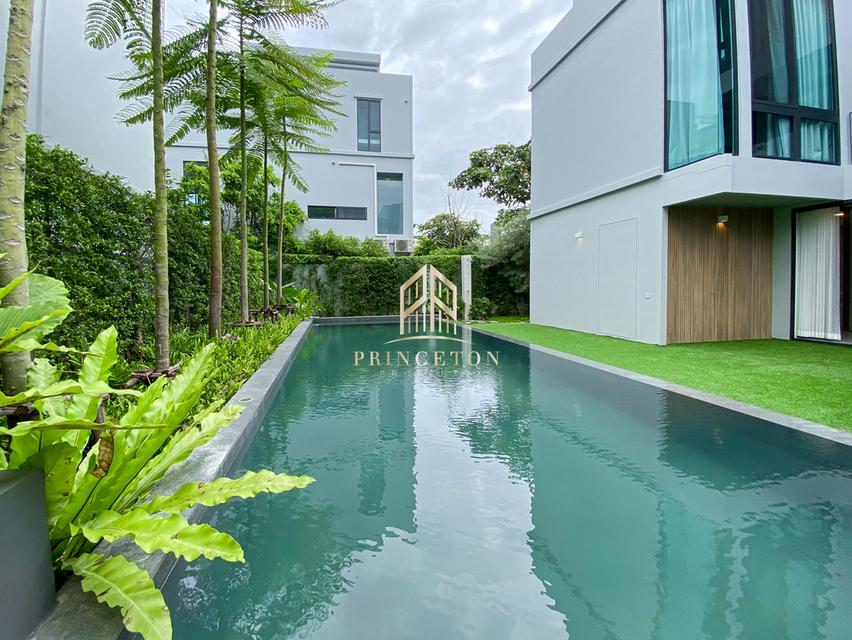 VIVE Krungthep Kreetha Comes with a Private Swimming Pool 19